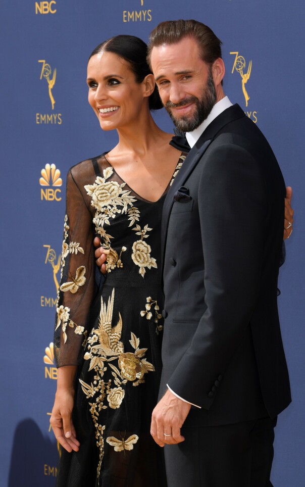 GIFT: Her er Joseph Fiennes og kona Maria Dolores Dieguez avbildet under Emmy-utdelingen i september. Foto: NTB Scanpix GIFT: Her er Joseph Fiennes og kona Maria Dolores Dieguez avbildet under Emmy-utdelingen i september. Foto: NTB Scanpix